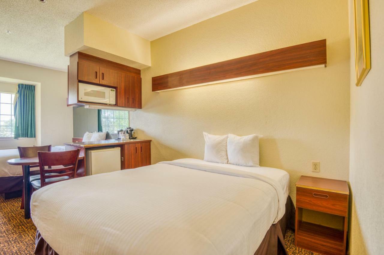 Trident Inn & Suites, Baton Rouge (Adults Only) Prairieville Dış mekan fotoğraf